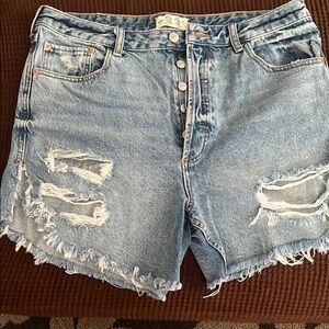 Women’s butterfly ripped jeans shorts